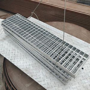 Griglia per Vialetti in Metallo Resistente, Griglia Quadrata in <span class=keywords><strong>Acciaio</strong></span> <span class=keywords><strong>Inox</strong></span> 304 316 316L, Griglie di Drenaggio in <span class=keywords><strong>Acciaio</strong></span> Zincato - Product Image 1