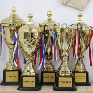 Médailles, plaques et trophées personnalisés en métal pour la Ligue des Champions de football - Product Image 2