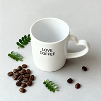 Tasses à café en céramique blanches vierges de 11 oz (320 ml) avec poignée en forme de cœur, personnalisables par sublimation, pour cadeaux, vente en gros