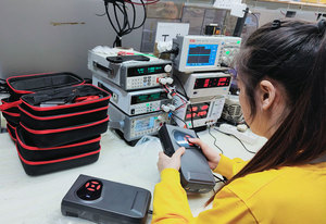 12V <span class=keywords><strong>arrancador</strong></span> <span class=keywords><strong>de</strong></span> coche 20000mAh Booster Jumper Box Power <span class=keywords><strong>portátil</strong></span> <span class=keywords><strong>arrancador</strong></span> <span class=keywords><strong>de</strong></span> coche Booster batería salto con compresor <span class=keywords><strong>de</strong></span> aire - Product Image 2