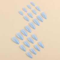 Faux ongles à presser de style européen et américain, bleu clair uni, forme amande, longs, pré-conçus, détachables, minimalistes et d'aspect premium