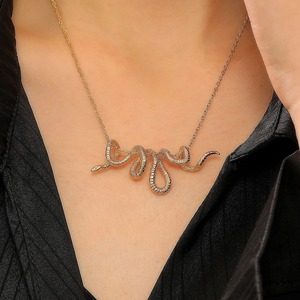 Collar de Cadena con Dije de Serpiente Espiral de Metal Chapado en Oro para Hombre, Estilo Punk, Amuleto de la Suerte con Animal Trenzado Personalizado, Accesorio para Chico - Product Image 5