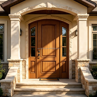 Porte double cintrée de luxe avec transom en verre décoratif pour entrée de villa, finition en bois d'acajou foncé artisanal