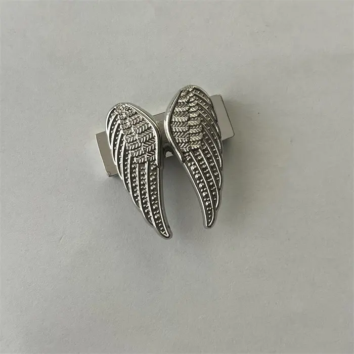 Soft Enamel Zinc Alloy Screw Back Design Vintage Retro Sofa Machine Wardrobe Locker Metal Angel Rivet Wings Feather Badge Tags