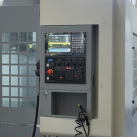 Centre d'usinage vertical CNC VMC850 à 3 axes avec guides linéaires pour la fabrication de pièces détachées automobiles