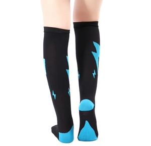 Chaussettes de compression imprimées dégradées pour femmes, hauteur genou, bas de soutien pour la course et le cyclisme, chaussettes athlétiques mignonnes et tendance - Product Image 2