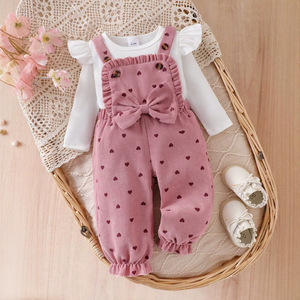 Completo Abbigliamento Bambina Primavera Autunno 2026: Top a Maniche Lunghe con Stampa Floreale a Cuori e Leopardo e Salopette in Velluto a Coste - 2 Pezzi - Abbigliamento Neonato All'ingrosso - Product Image 2