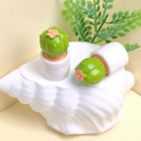 Mini cactus en résine, figurines de cactus miniatures mignonnes, décoration de bureau à domicile, plantes mignonnes, décoration de tableau de bord de voiture