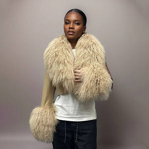 <span class=keywords><strong>Giacca</strong></span> da <span class=keywords><strong>Donna</strong></span> Invernale in <span class=keywords><strong>Vera</strong></span> <span class=keywords><strong>Pelle</strong></span> Modello Corto con Ampio Collo in Pelliccia Mongola - Product Image 1