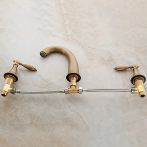 Basin Faucets Antique Brass Deck Mounted Bathtub Mixer Faucet Dual Handle 3 Holes Bathroom Faucet Set Water Tap Tub Faucet - Product Image 4