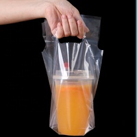 Gobelets et sacs en plastique PE transparents personnalisables avec logo pour jus, sodas et boissons énergisantes - Usage jetable simple/double gobelet, vente en gros