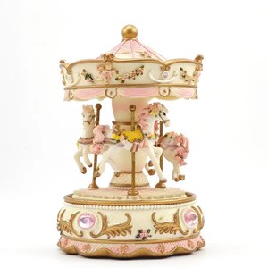 Vente en gros d'artisanat en résine de diverses couleurs exquises au-delà de comparer carrousel de boîte à musique pour cadeau - Product Image 1