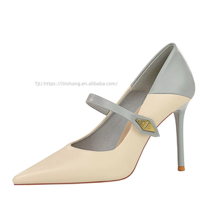 Vente en gros d'usine - Escarpins élégants pour femmes à bout pointu et talon aiguille, en PU, avec bride à la cheville - Product Image 5