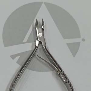 Cortaúñas y Cortacutículas de Acero Inoxidable de Alta Calidad con Mango Antideslizante, Mandíbula Completa y Estuche de Cuero PU, Hecho en Pakistán - Product Image 4