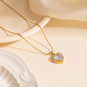 Collar de Acero Inoxidable para Mujer, Modelo 2026, con Colgante en Forma de Corazón, Oro 18K - Product Image 5