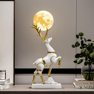 Lámpara de Luna Creativa de Resina con Adorno de Ciervo |   Decoración del Hogar Pintada a Mano para Mueble de TV y Dormitorio |   Regalo para Niños, Bodas y Negocios - Product Image 5