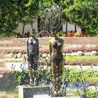Sculpture d'art humain moderne Statue de fontaine de femme nue en bronze grandeur nature danseuse sexy en technique de coulée