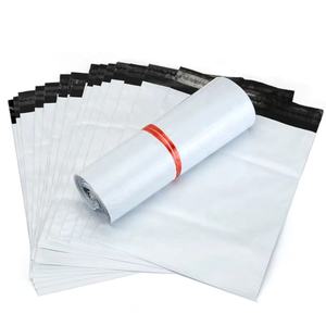 Poly-Versandtaschen, Selbstklebende Versandbeutel, Wasserfeste und Reißfeste Versandtüten für Kleidung und Kleinunternehmen - Product Image 1