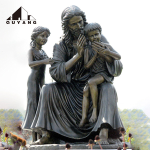 Statue religieuse en bronze coulée à la main sur mesure, sculpture antique de Jésus tenant des enfants pour projet de paysagisme d'église - Product Image 1