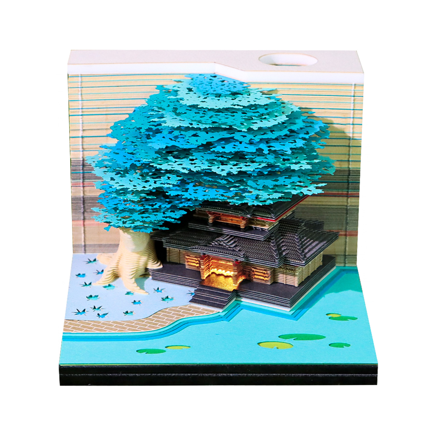 Cabane dans les arbres bleue