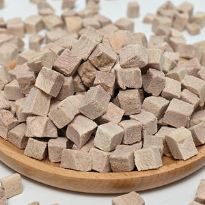 Cubes de viande de poulet biologique lyophilisés, riches en vitamines, riches en protéines, de qualité humaine, pour de bons yeux et sans danger pour les chiens. - Product Image 1