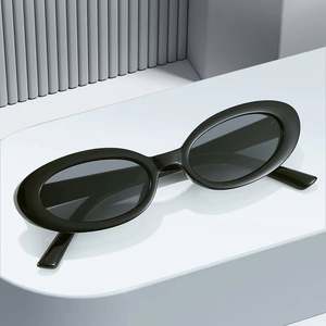 Gafas de Sol Ovaladas con Marco Pequeño y Remaches Retro de Moda con Logotipo Personalizado 2025, Gafas de Sol de Ojo de Gato con Protección UV400 en Color Caramelo para Mujer - Product Image 3