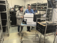 Contador de Visión VisCount VST-1 CE sin Configuración para Componentes de Contacto, Insertos de Conectores y Piezas Electrónicas