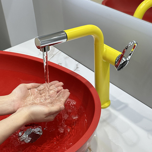 Robinet de lavabo moderne en laiton chromé à montage sur pont, à poignée unique, pour eau chaude et froide - Product Image 3