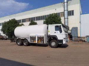 Camion-citerne de carburant de transport de gaz GNC GPL de camion-citerne d'huile - Product Image 3