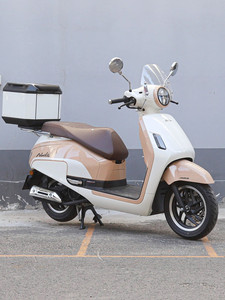 Moto d'occasion <span class=keywords><strong>Honda</strong></span> Xiaola 125, <span class=keywords><strong>scooter</strong></span> à essence monocylindre rétro refroidi par air avec CBS pour les trajets urbains - Product Image 5