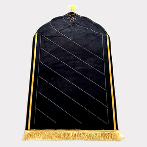 Vente en gros de tapis de prière <span class=keywords><strong>pour</strong></span> adultes en flanelle épaissie à franges <span class=keywords><strong>pour</strong></span> le Hajj de <span class=keywords><strong>la</strong></span> <span class=keywords><strong>Mecque</strong></span> musulmane tapis de prière à approvisionnement direct d'usine - Product Image 3