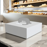 Vente en gros de boîte à gâteau en papier transparente de luxe personnalisée 6 8 10 12 pouces poignée de revêtement UV Cupcake pâtisserie boulangerie matériaux recyclés