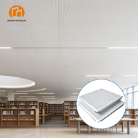 Panneau de plafond acoustique en aluminium micro-perforé blanc, réduction du bruit, dalles de faux plafond métalliques pour bibliothèque et salle de lecture