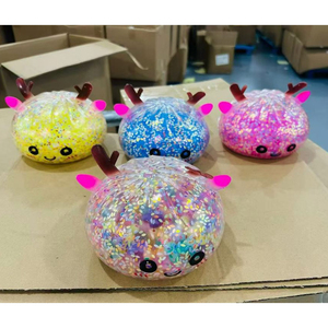 ของเล่นบีบลดความเครียดรูปกวางคริสต์มาส SY New Crystal Kawaii แบบกลิตเตอร์  รูปทรงเกี๊ยวซาลาเปา  บรรจุในกล่องสุ่ม  สามารถปรับแต่งโลโก้ได้  วัสดุ PU - Product Image 1