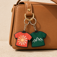 OEM Maßgefertigter Flexibler Flacher PVC-Schlüsselanhänger mit T-Shirt- und Handtaschen-Accessoires für Boutique Einzelhandel Großhandel Souvenir Geschenk