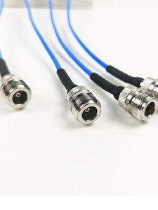 เสาอากาศแบบแบน 5G 4G 4 พอร์ต สำหรับภายนอกอาคาร กำลังขยายสูง สำหรับเราเตอร์ LTE  ความถี่ภายนอก 600-6000MHz  ไม่มี 5G 4G เสาอากาศภายนอกอาคาร 4 พอร์ต - Product Image 2
