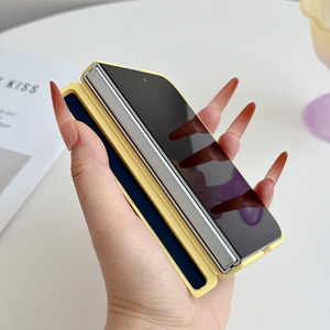 Étui de téléphone magnétique en silicone liquide S038 pour iPhone Duo avec sensation agréable au toucher et protection double axe central - Product Image 2