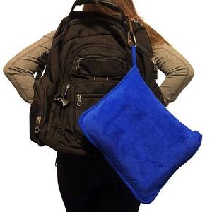 بطانية قابلة للحمل ودافئة وناعمة للتدفئة وللسفر والطائرة من 2 في 1 بعلامة تجارية مخصصة بسعر خاص - Product Image 5