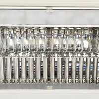 Machine de remplissage linéaire d'huile comestible de haute qualité 3000 BPH pour huile végétale et huile de cuisson avec système de remplissage automatique des bouteilles