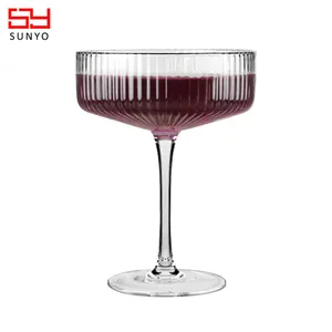 Desain Vintage klasik elegan vertikal bergaris gelas kerajinan tangan disesuaikan Kristal bebas timbal untuk hadiah pernikahan Coupe kaca