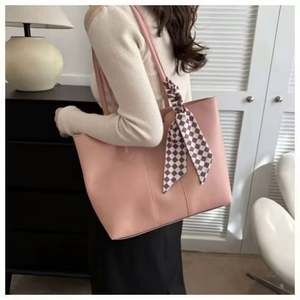 Sacs à main pour femmes THK Fashion en PU, sacs à main carrés en losanges de couleur unie, sacs à main de luxe avec chaînes, sacs à bandoulière pour femmes - Product Image 1