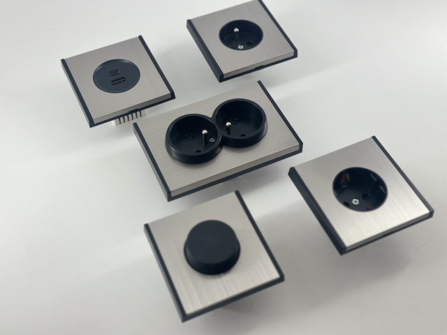 Hot Sale Eu Standard Stainless Steel Oanel Wall Switch and Socket German and French Socket for Electrical Product