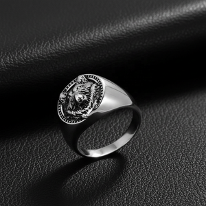 316 Stainless Steel Gothic Wolf <b>Head</b> Signet Ring for Man Round Band Contrasting Textures Sleek Dark Punk <b>Style</b> Daily Use - Product Image 1