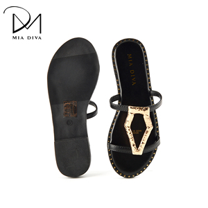 <span class=keywords><strong>MIA</strong></span> DIVA Ciabatte Donna Trendy con Fibbia Geometrica Dorata e Borchie in PU per Vacanze Estive all'Aperto - Product Image 5