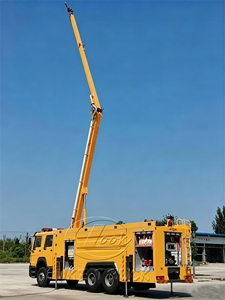 Pompe à incendie aérienne de 32 tonnes HOWO TX 6x4 24M avec grand réservoir d'eau et de mousse - Product Image 2
