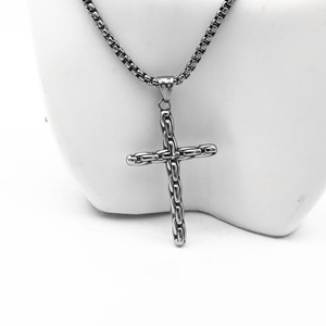 Collar con Colgante de Cruz de Acero Inoxidable Yunnique, Diseño Geométrico Unisex, Joyería de Moda, Origen Guangzhou - Product Image 4