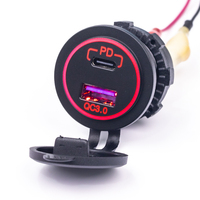 Cargador de coche USB dual Luz LED Opciones de protección de polaridad inversa Rojo/Verde/Azul-Tipo C + QC3.0 12-24V Voltaje 1 año de garantía