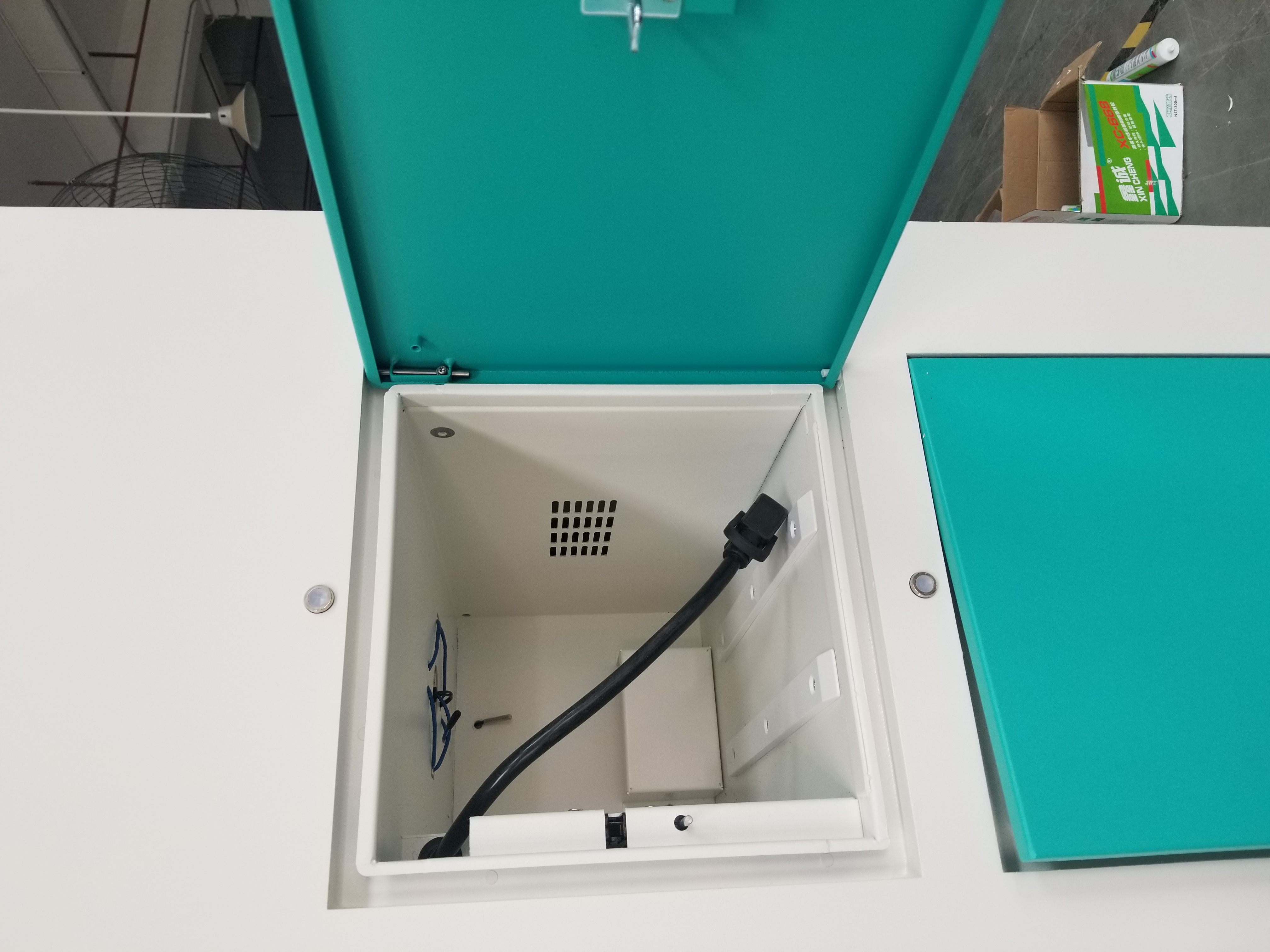 mobile phones charger locker