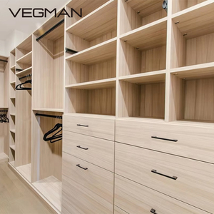 Toptan Özel U Şeklinde Modern Ahşap Duvar Yatak Odası Mobilya Tasarımı Villa Otel İçin Giyinme Odası Dolabı 5 Yıl Garantili - Product Image 1