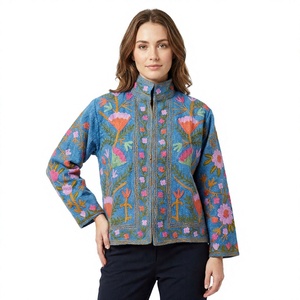 Chaqueta Bomber Acolchada de Invierno con Bordado Floral Suzani Vintage, Hecha a Mano en India, 100% Algodón, Estilo Boho, Ecológica y Transpirable - Product Image 1